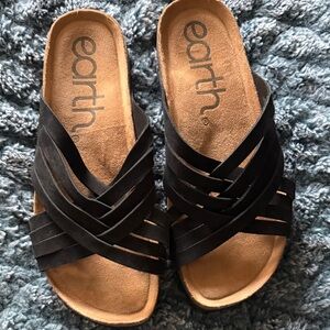 Earth Women's Black and Tan Sandals